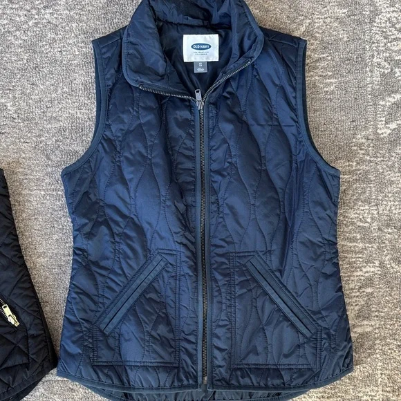 Set of 2 Old Navy Quilted Zip Vests - Black and Blue - Picture 5 of 11